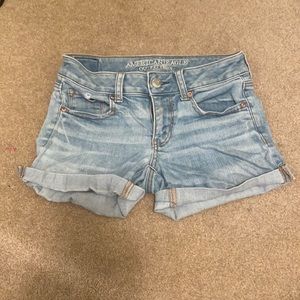 American Eagle Superstrtch light denim shorts